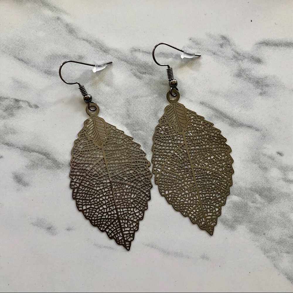 Leaf earrings